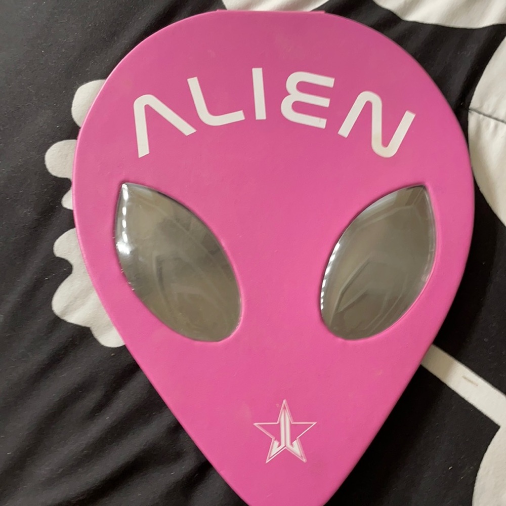 Jeffree Star Alien pallet